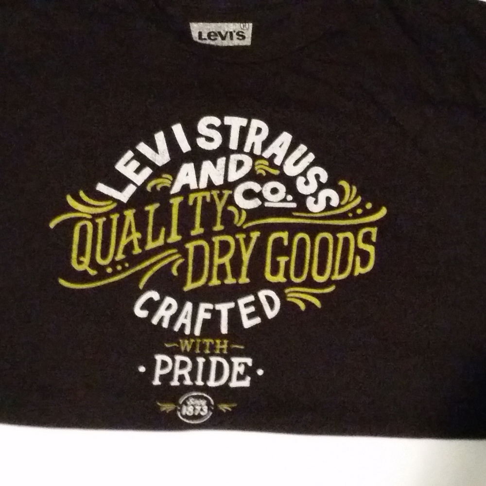 Levis Strauss Womens Graphic Tee Sz Ex -Lg